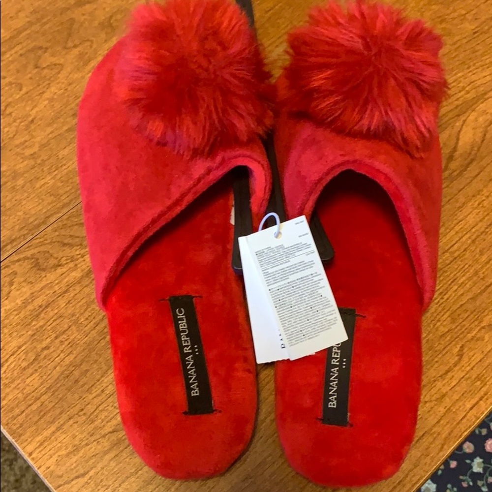 BANANA REPUBLIC Pom slippers